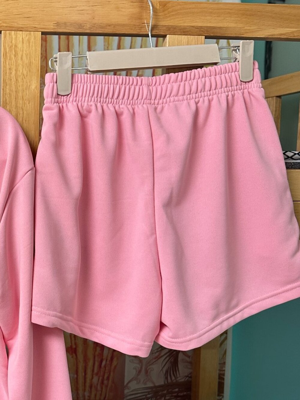 ALO Pink Tracksuit Long-sleeved Top + Shorts - Picture 3 of 4
